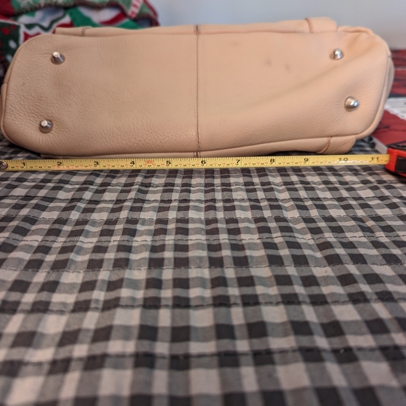 Stone Mountain Tan leather purse - Picture 11 of 11